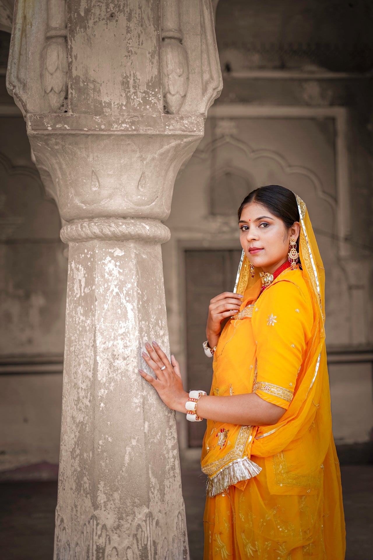 Yellow Poshak